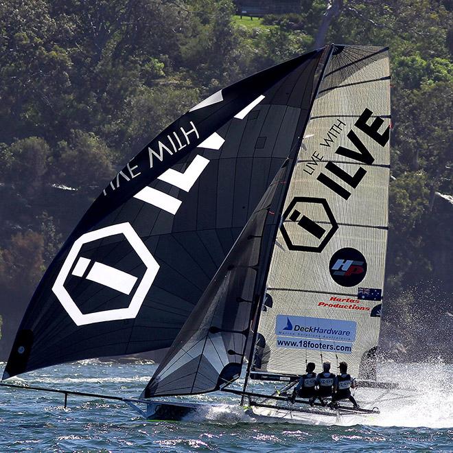 ILVE shows her speed on the third lap of the course. - 18ft Skiffs - Club Championship 2017 © 18footers.com